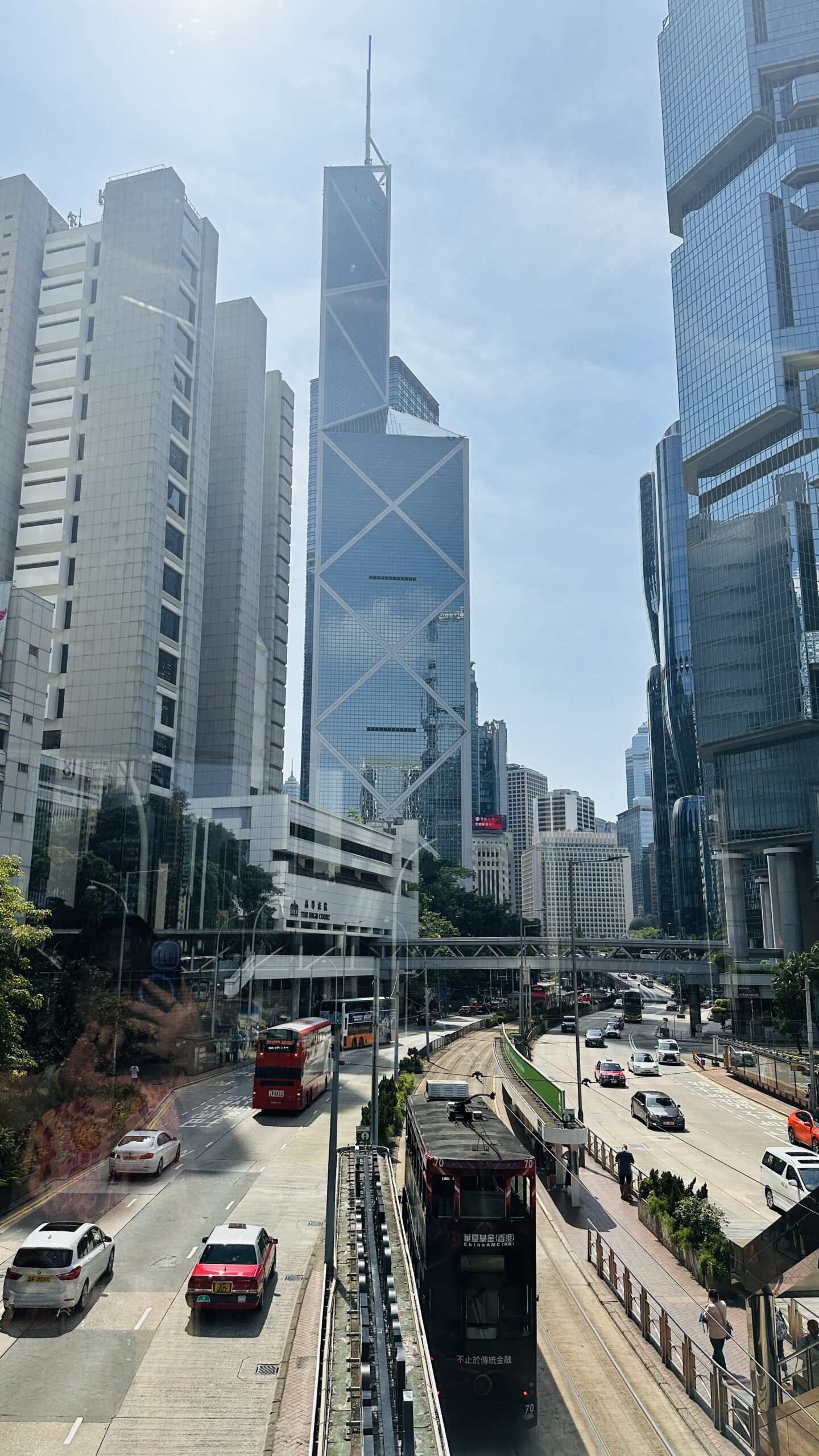 湾仔高楼压近，香港先用密度迎接我们