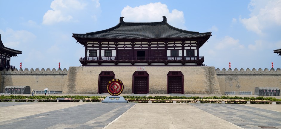 洛阳定鼎门遗址正面